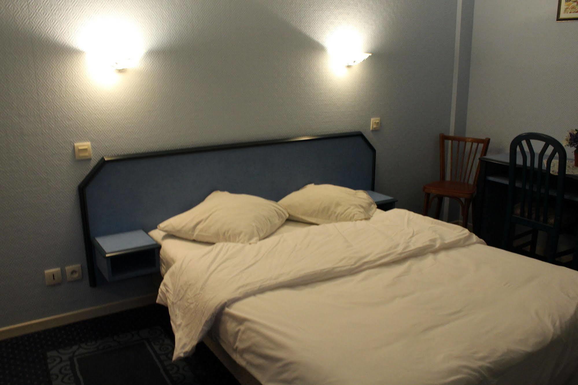 Le Voltaire Hotell Berck Exteriör bild